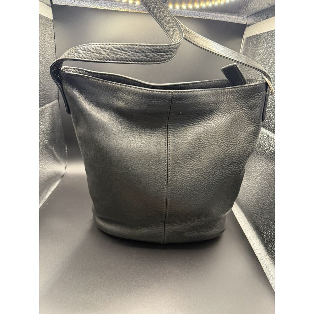 Vtg 90’s Nine West 100% Black Leather Bucket Bag Shoulder or Crossbody Nice Bag!